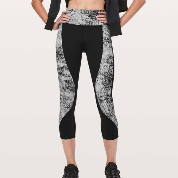 FABULOUS...Lululemon Sweat & Repeat Crop - Picture 1 of 10